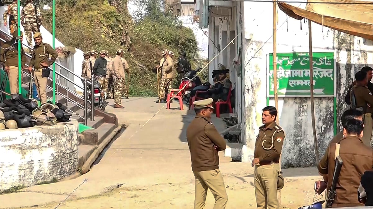 Police outside Jama Masjid in UP's Sambhal (Photo: PTI)