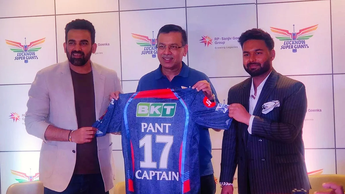 Pant (right) being unveiled as the LSG captain by co-owner Sanjiv Goenka and mentor Zaheer Khan