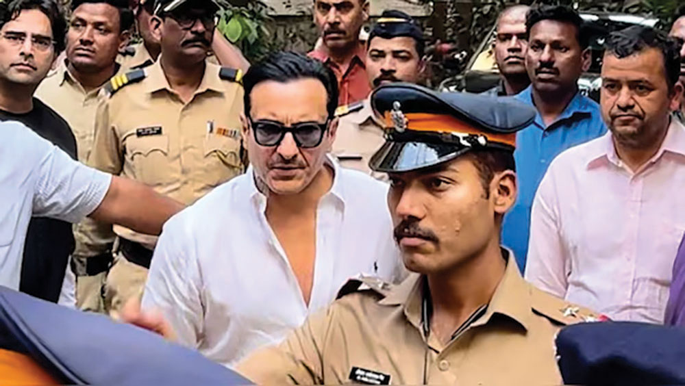 Saif Ali Khan returns home after he was discharged from the hospital, 21 January 2025