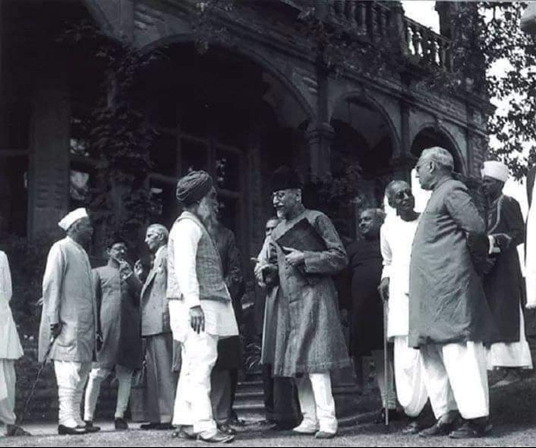 Indian leadership at the Simla Conference with viceroy Lord Wavell: Maulana Azad at centre right, with Jinnah at the back