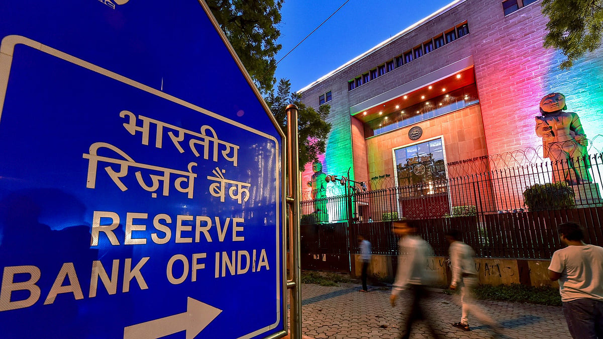 RBI to conduct USD/INR swap auction of USD 5 bn to inject liquidity on 31 Jan