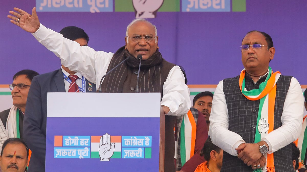 People are at apex of ruling establishment who reject Gandhi’s sacrifices: Cong