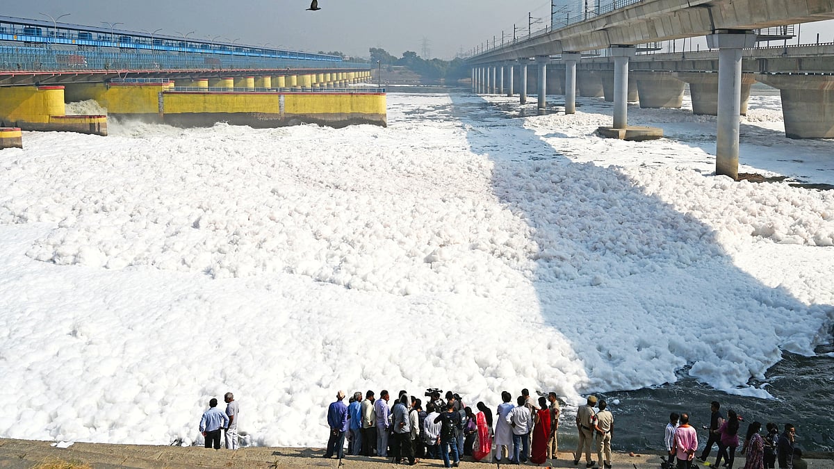 Who let the ‘aam aadmi’ down in Delhi?