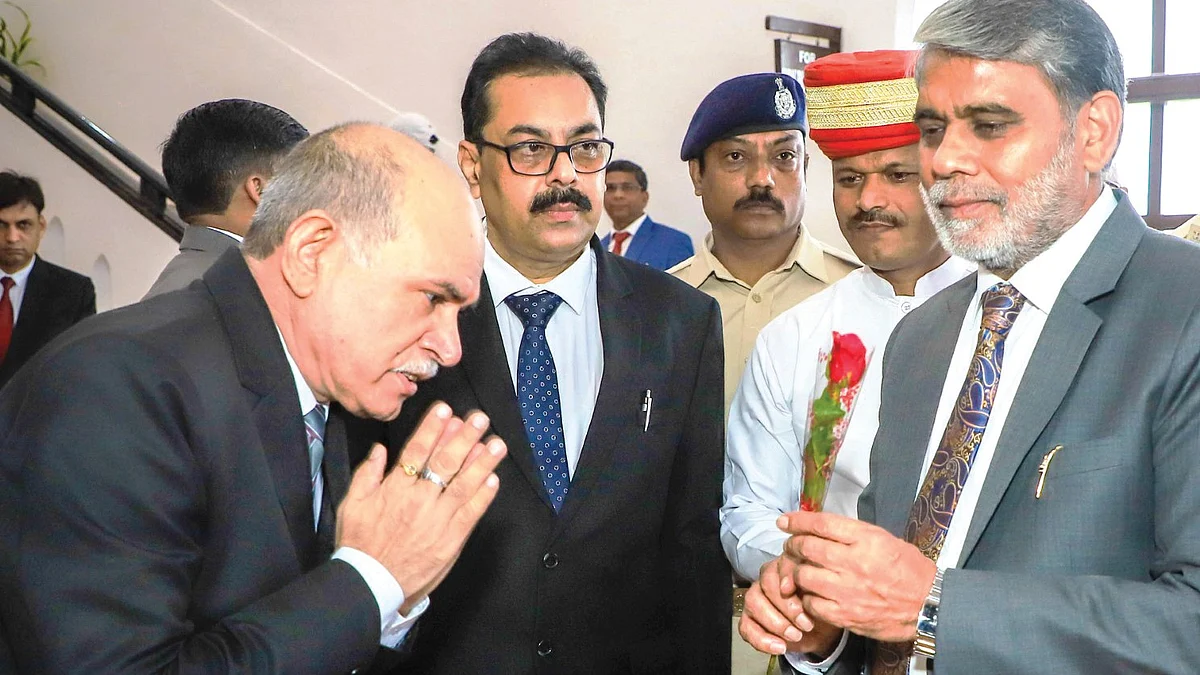 MP High Court Chief Justice Suresh Kumar Kait (right)
