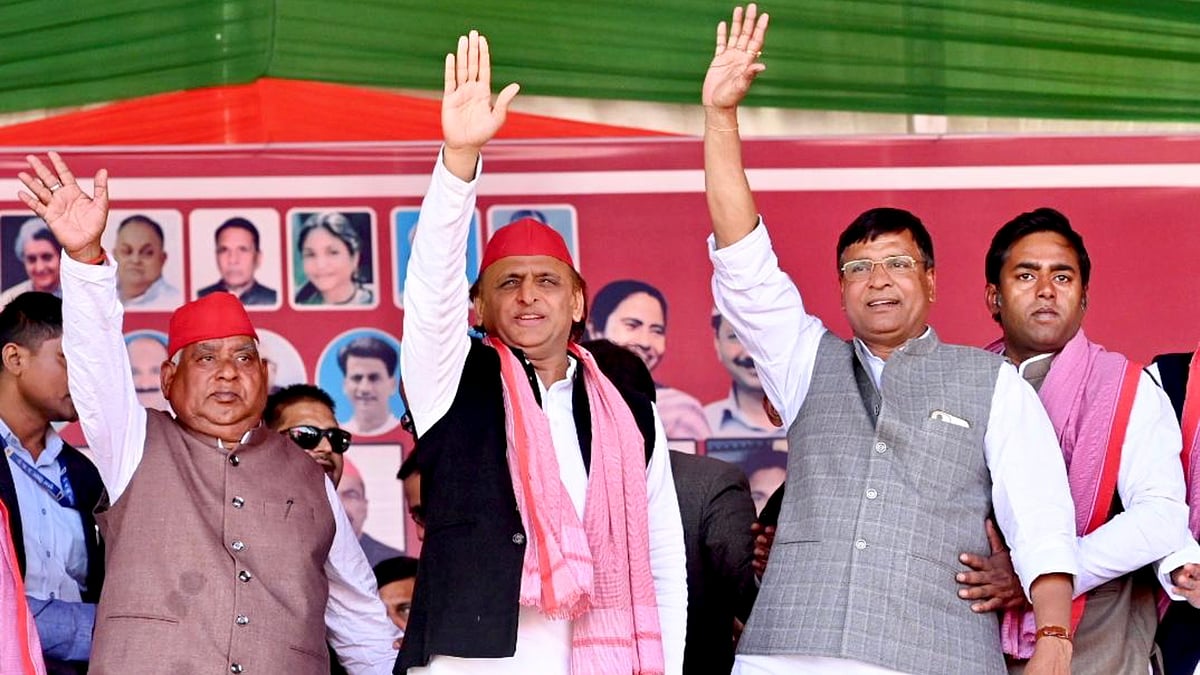 Milkipur bypoll a contest between people and administration: Akhilesh