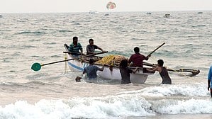 Sri Lankan navy arrests 14 TN fishermen, seizes mechanised boat