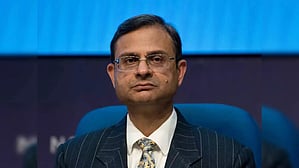 RBI holds repo rate at 5.5 pc, eases prudential norms, confirms UPI will stay free