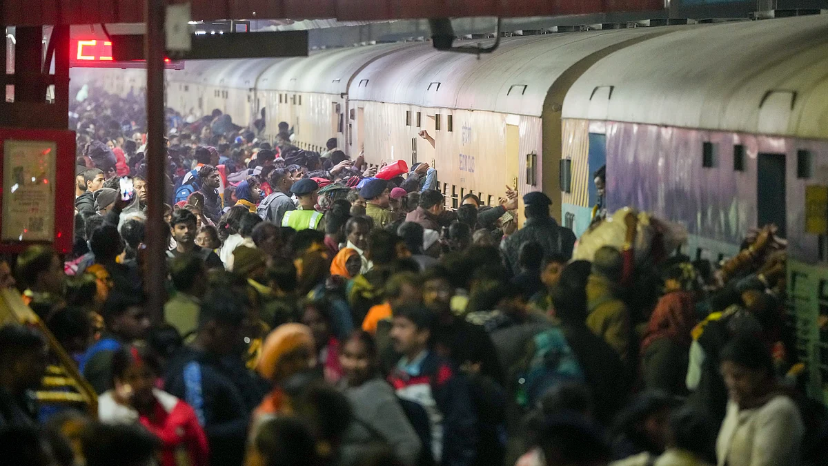 People try to board trains for Maha Kumbh at New Delhi railway station (file photo)