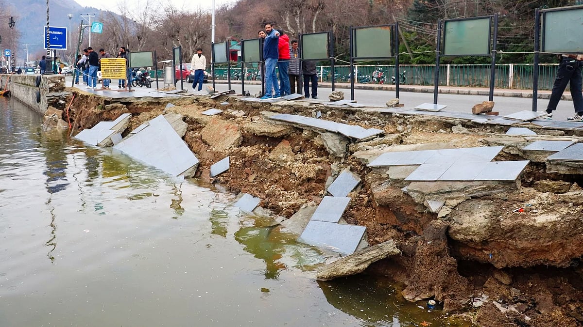 The remains of Boulevard Road (photo: @Gaamuk/X)