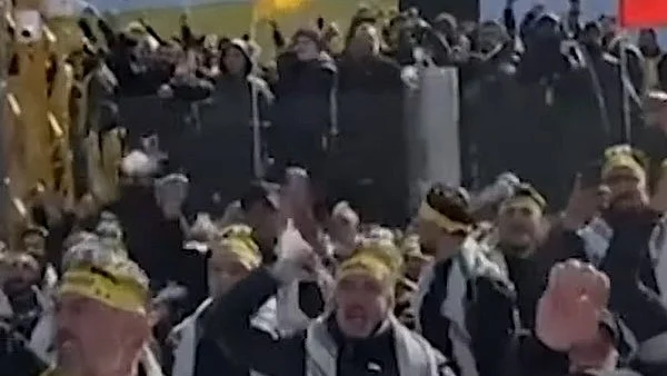 Mourners gather in Beirut for funeral of former Hezbollah leaders (photo: IANS)