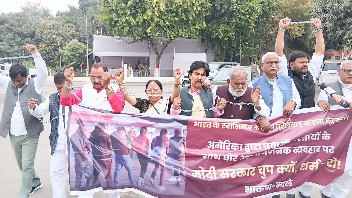 CPIML Liberation MLAs turn up in shackles outside Bihar assembly to demand dignity for US deportees