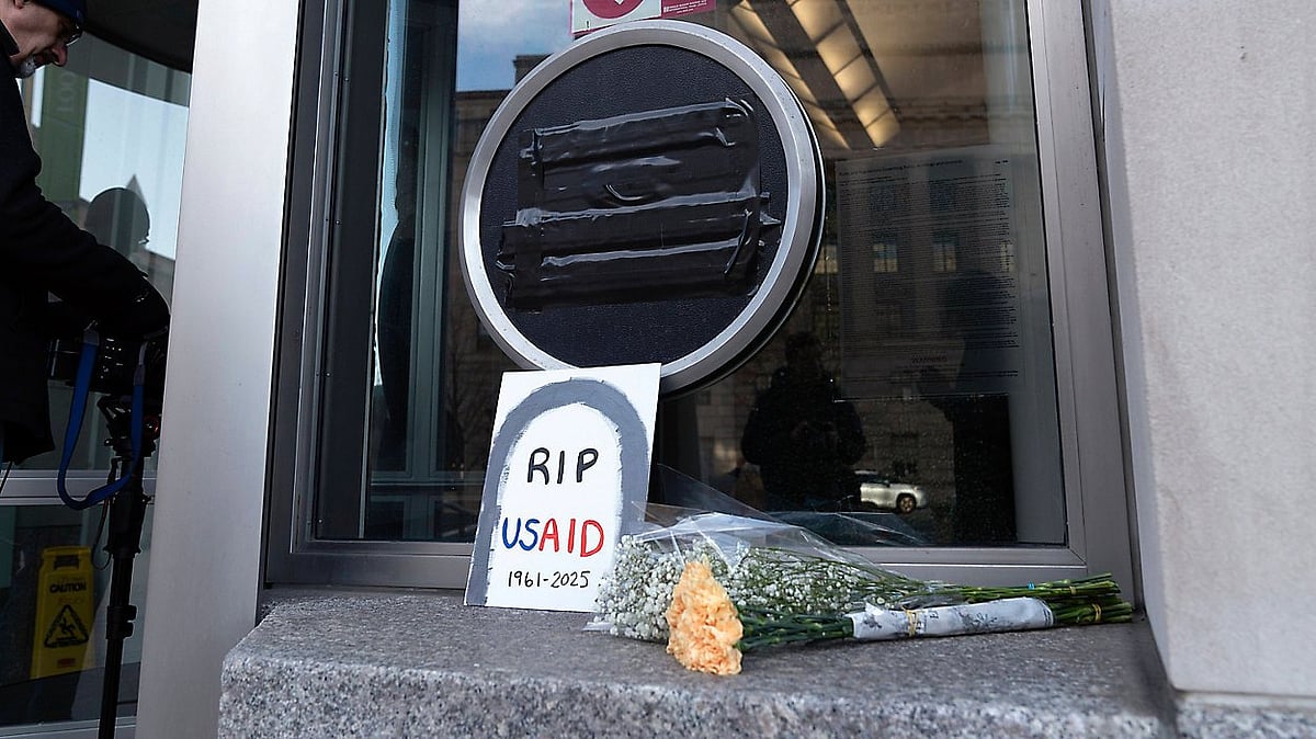 USAID workers’ mourn through final visit to clear out their belongings