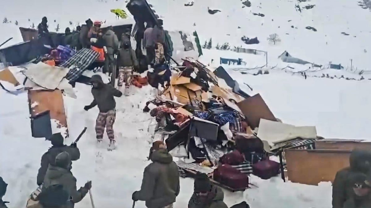 Uttarakhand avalanche: 4 die, rescue operations on for 4 amid bad weather