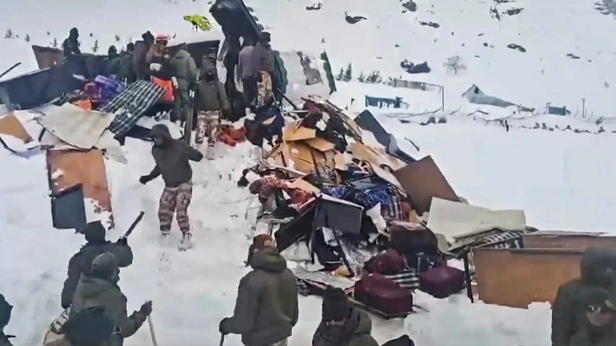 Disaster management team busy in rescue operation in Chamoli district on 1 March (photo: PTI)