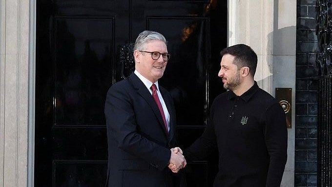 British PM Keir Starmer with Volodymyr Zelenskyy (photo: @IndiaBottomline/X)