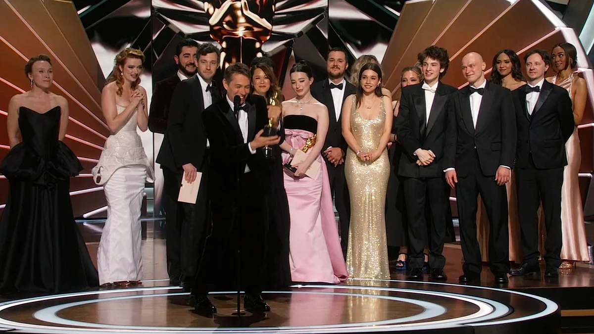 The Oscar winners on stage (photo: @letterboxd/X)