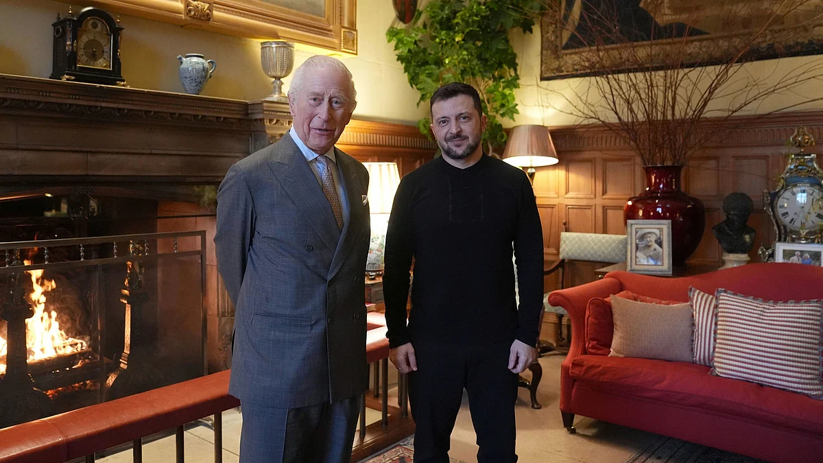 Britain's King Charles III and Volodymyr Zelenskyy in Norfolk, England on 2 March (photo: PTI)