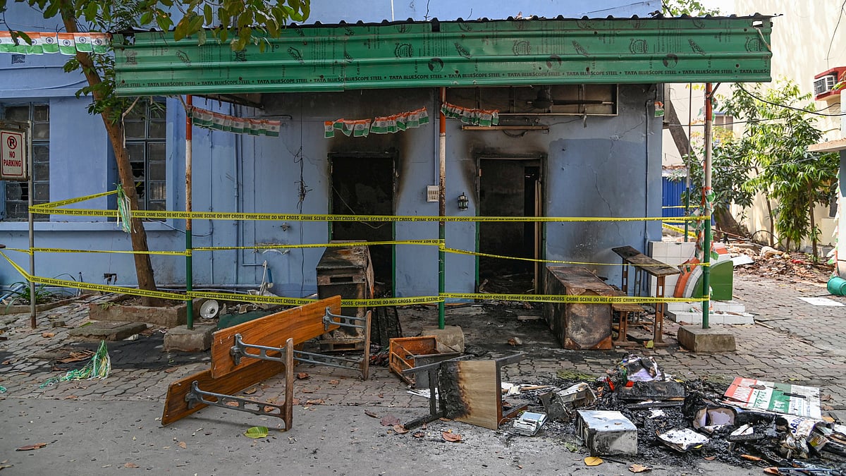 JU's Shikha Bandhu Samity office damaged in Kolkata on 2 March (photo: PTI)