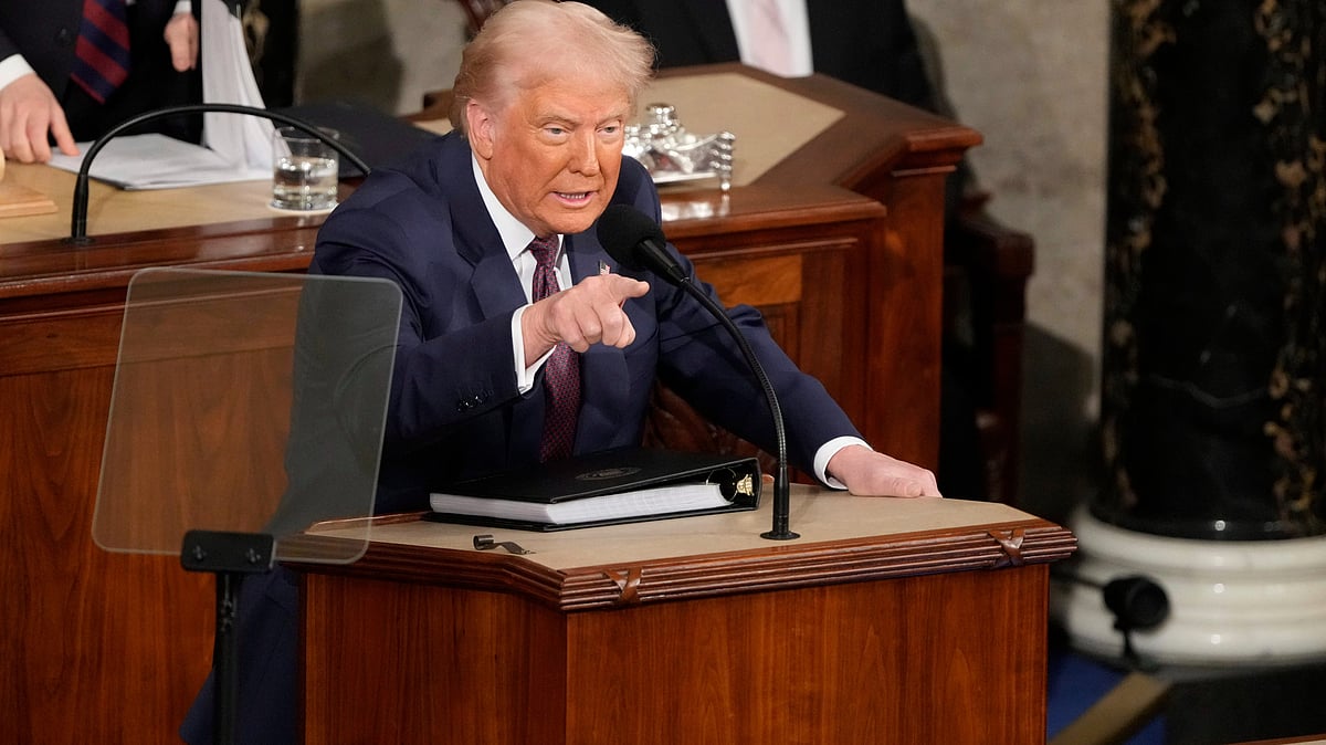 Trump exempts some automakers from Canada, Mexico tariffs for one month