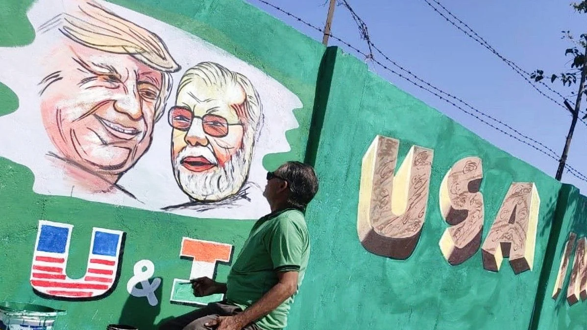 Wall art on Trump and Modi ahead of Trump's visit to Gujarat in 2020 (file photo)