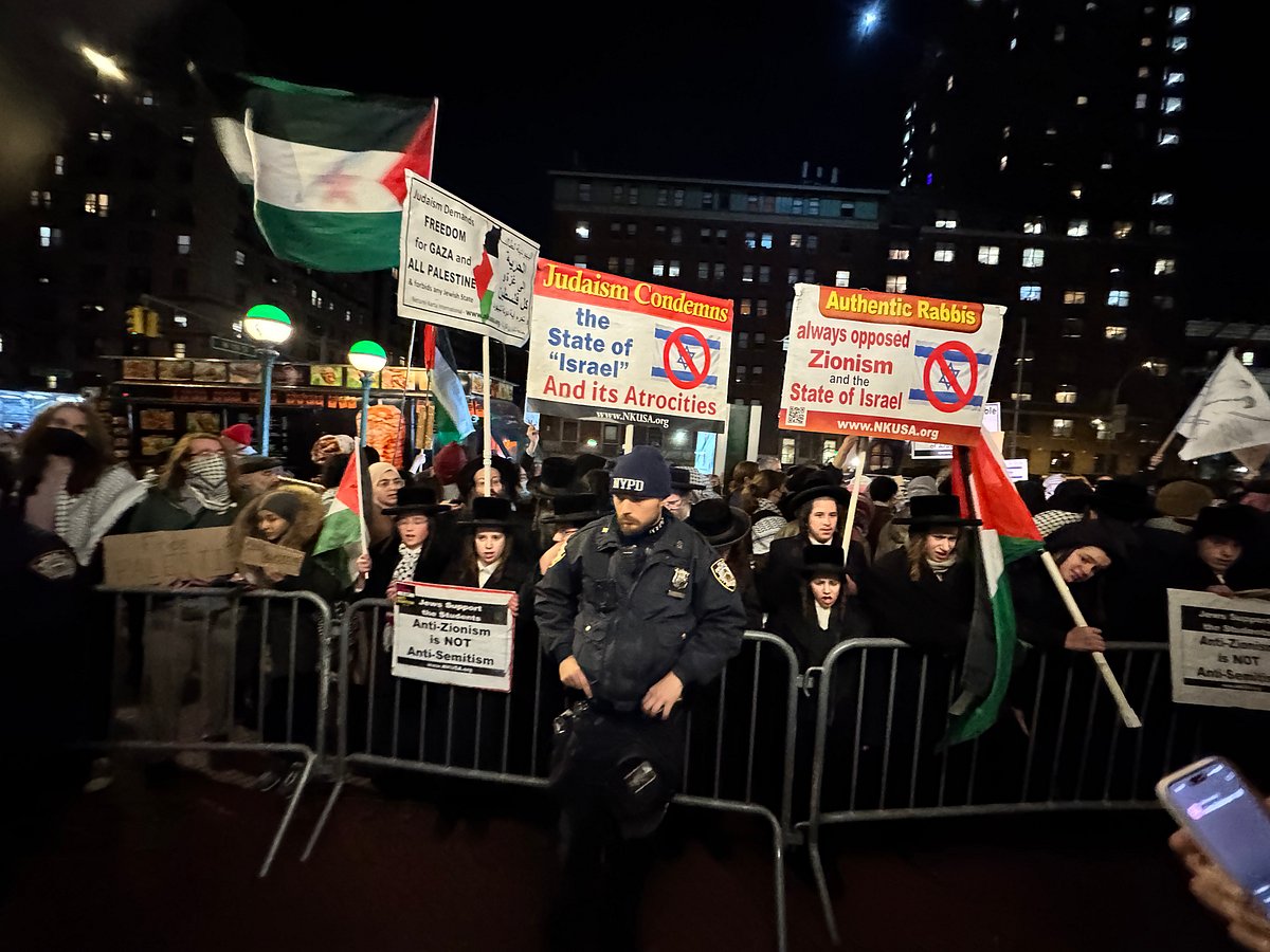 Jewish pro-Palestine protestors at Columbia University