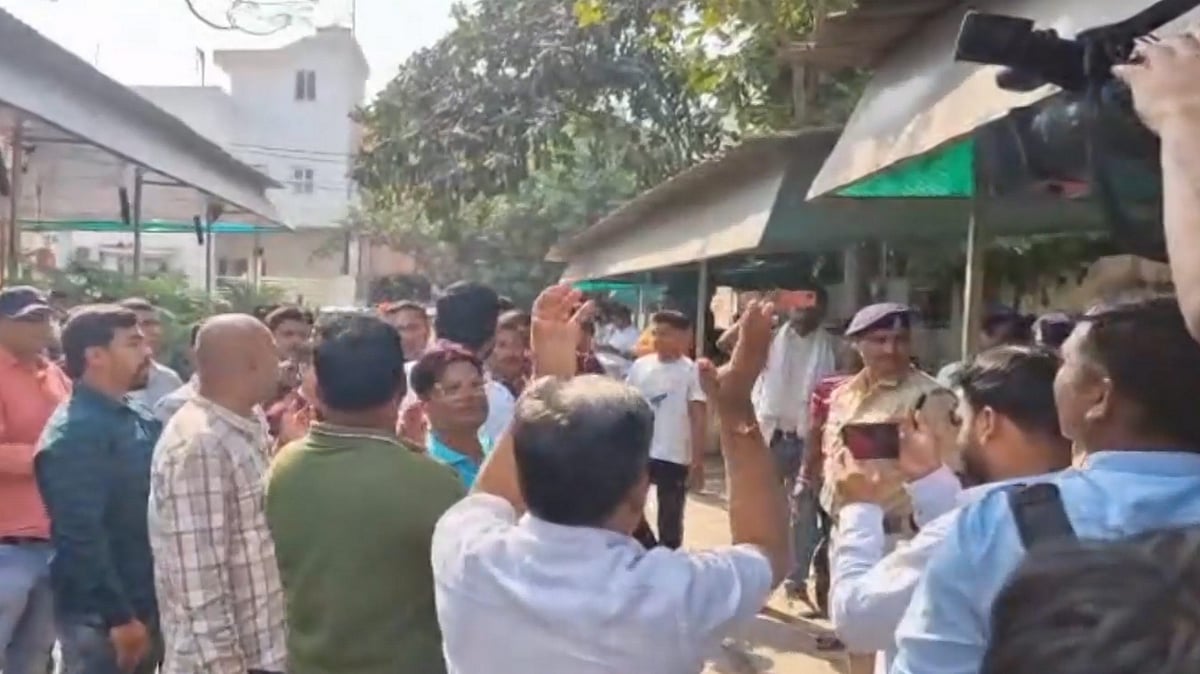 Chhattisgarh: ED raids on Bhupesh Baghel's son in 'liquor scam' case