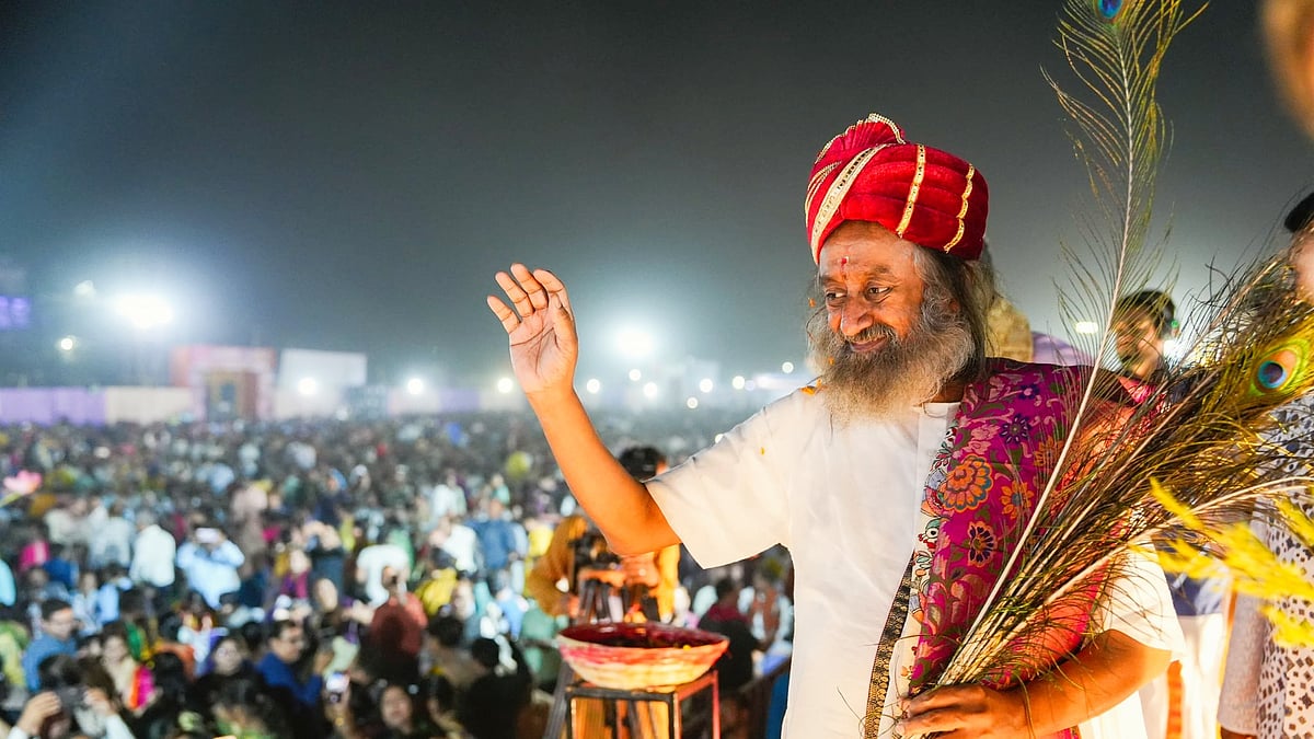 Bihar: Sri Sri Ravishankar weaves fantastic tale for 2029 elections