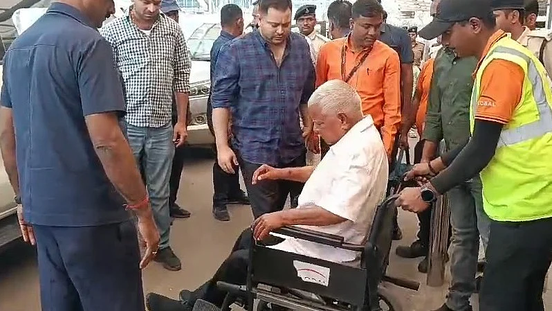 Tejashwi, Lalu join AIMPLB‘s protest against Waqf (Amendment) Bill