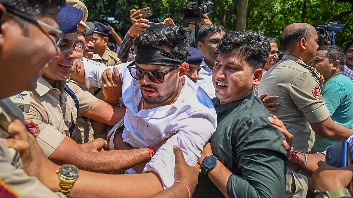 Ruckus in Odisha Assembly, 2 more Cong MLAs suspended