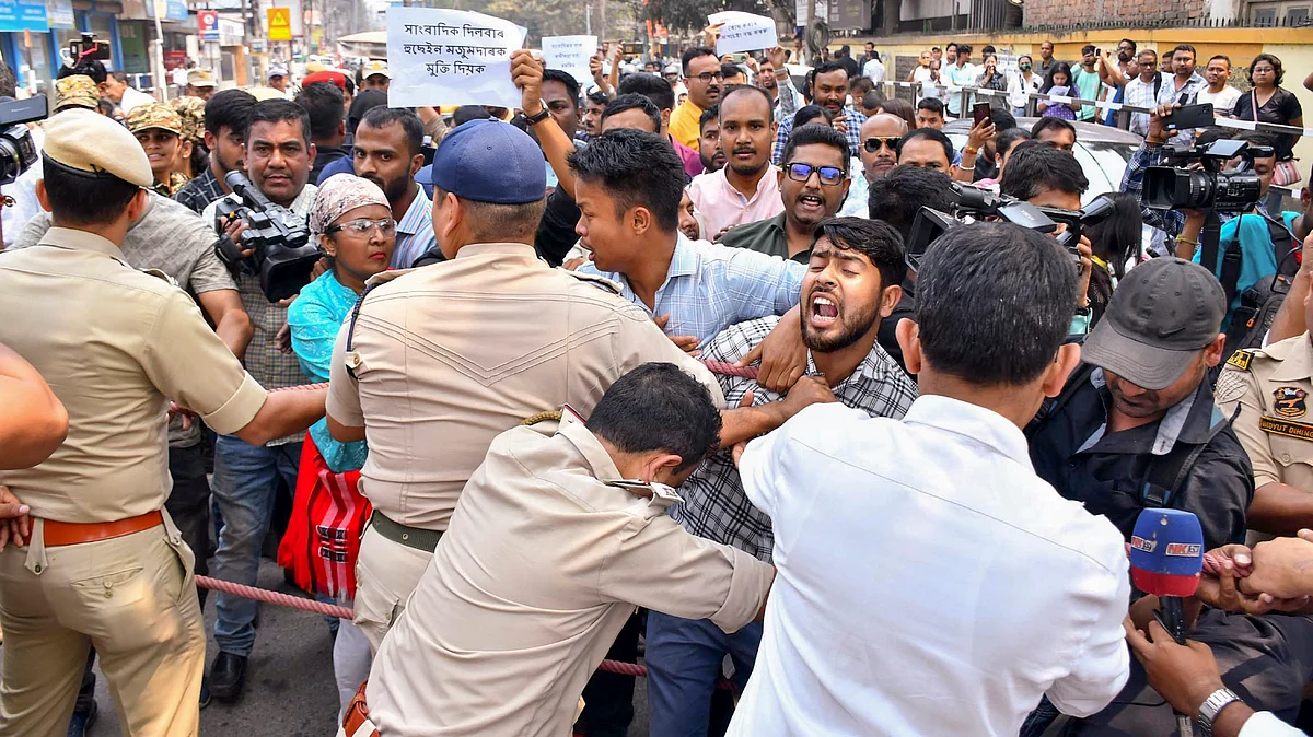Assam journalists protest against police detention of a fellow scribe