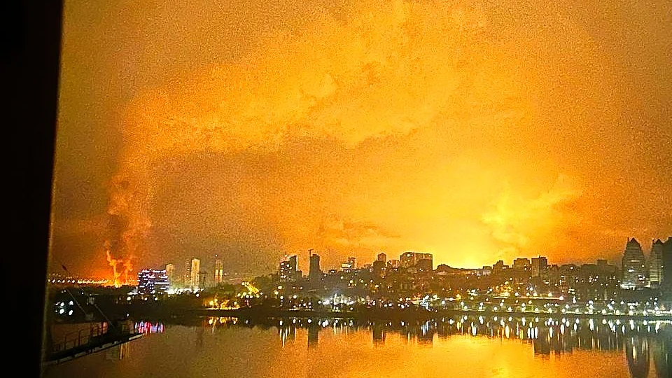 Russian strikes on Ukraine's Dnipro (photo: @IAPonomarenko/X)