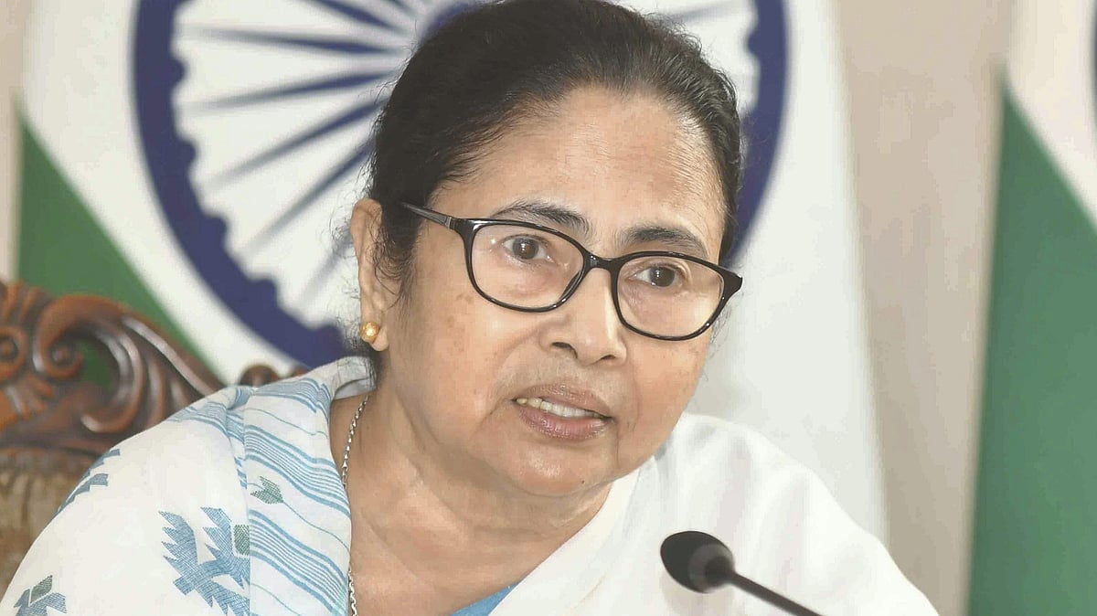 Mamata calls for unity, slams BJP’s ‘divisive politics’ at Eid prayers
