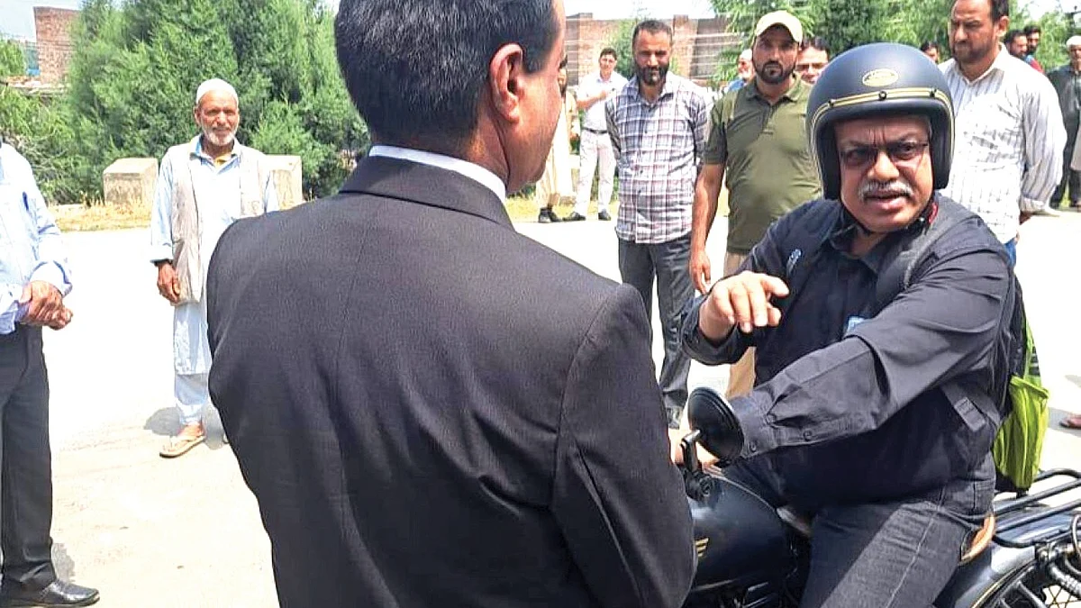Justice Atul Sreedharan during a visit to Budgam district court in 2024