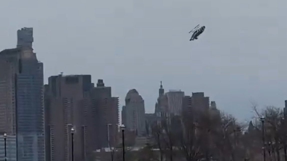 NYC tourist helicopter crashes in Hudson River, all 6 on board killed