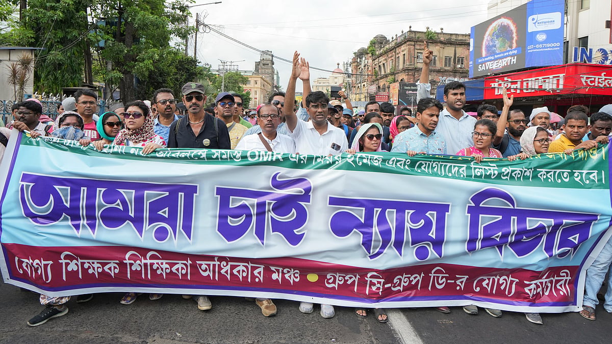 Bengal: Teachers who lost jobs hold march demanding release of OMR sheets