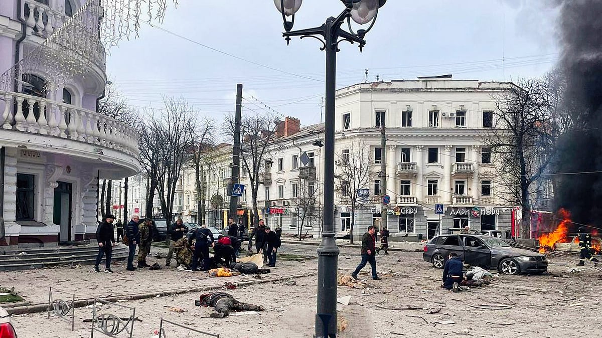 Ukraine: More than 20 killed in Russian missile attack on Sumy