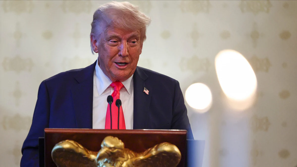 Donald Trump at White House in Washington on 16 April (photo: AP/PTI)