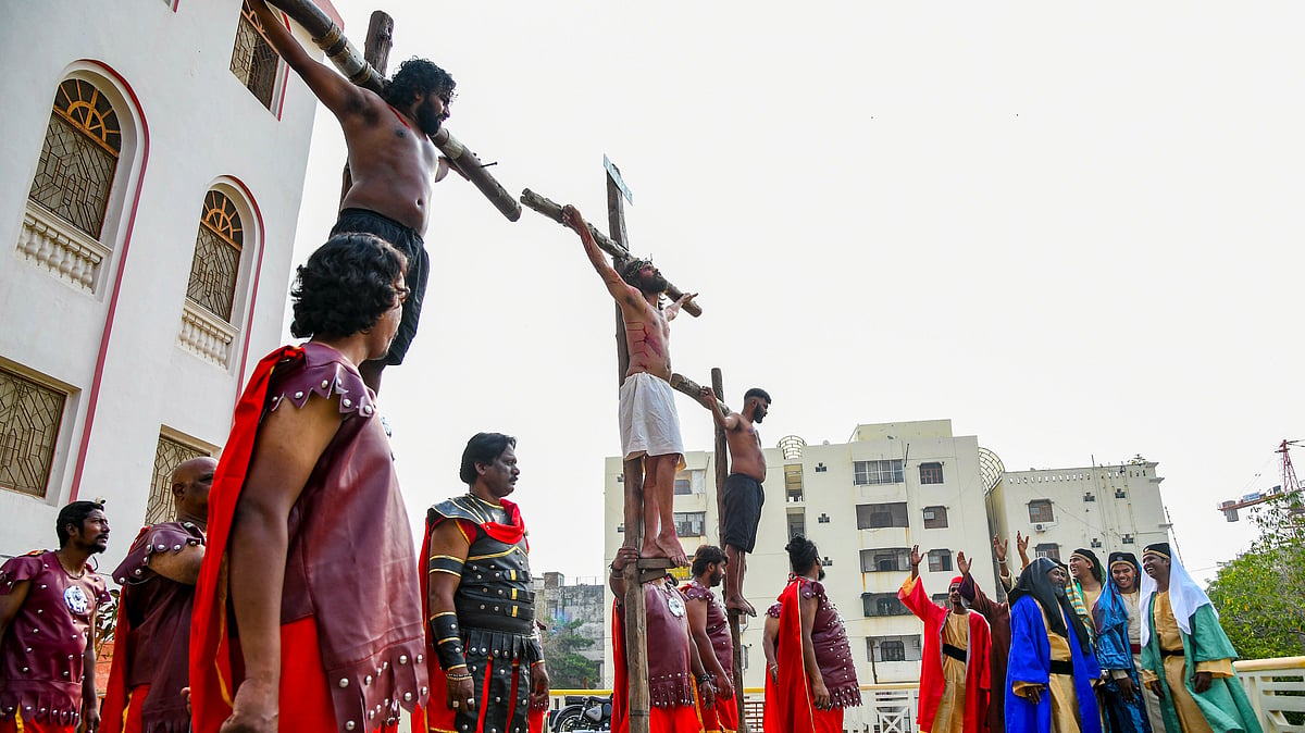 People participate in re-enactment of the crucifixion of Jesus Christ in Hyderabad (photo: PTI)
