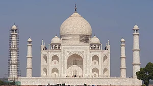 Assess glass industry impact on Taj Mahal: Supreme Court to NEERI