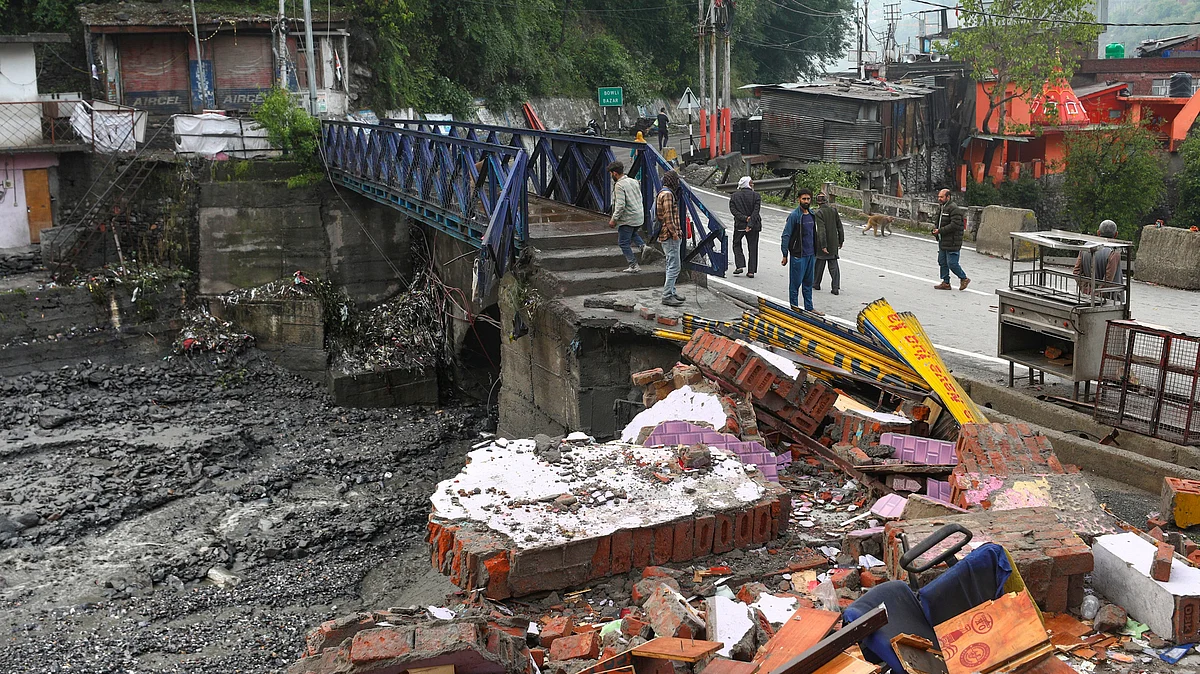 Damage after a landslide in Ramban on 21 April (photo: PTI)