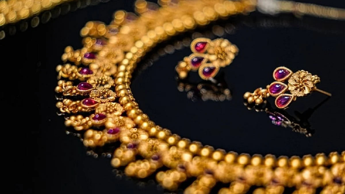 Gold: a good time to sell, or even better time to buy?
(representative image)