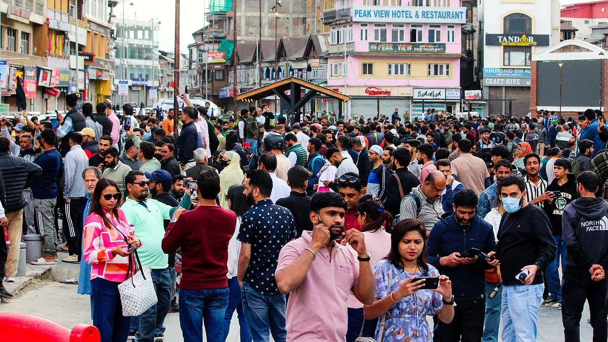 Tourists and locals at a protest against the Pahalgam attack, in Srinagar (photo: PTI) 