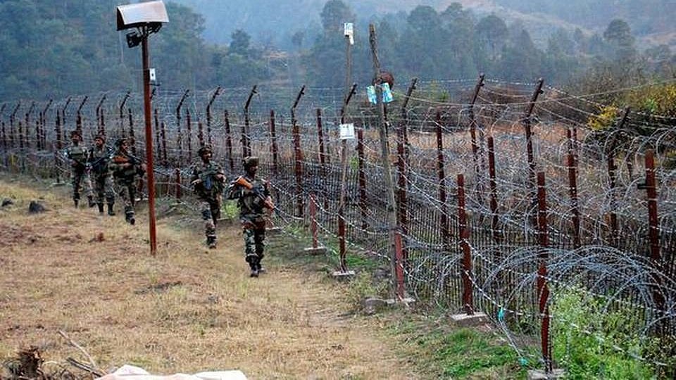 Army patrol on the Indian side of the border with Pakistan