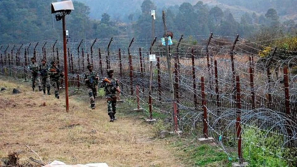 Army patrol on the Indian side of the border with Pakistan