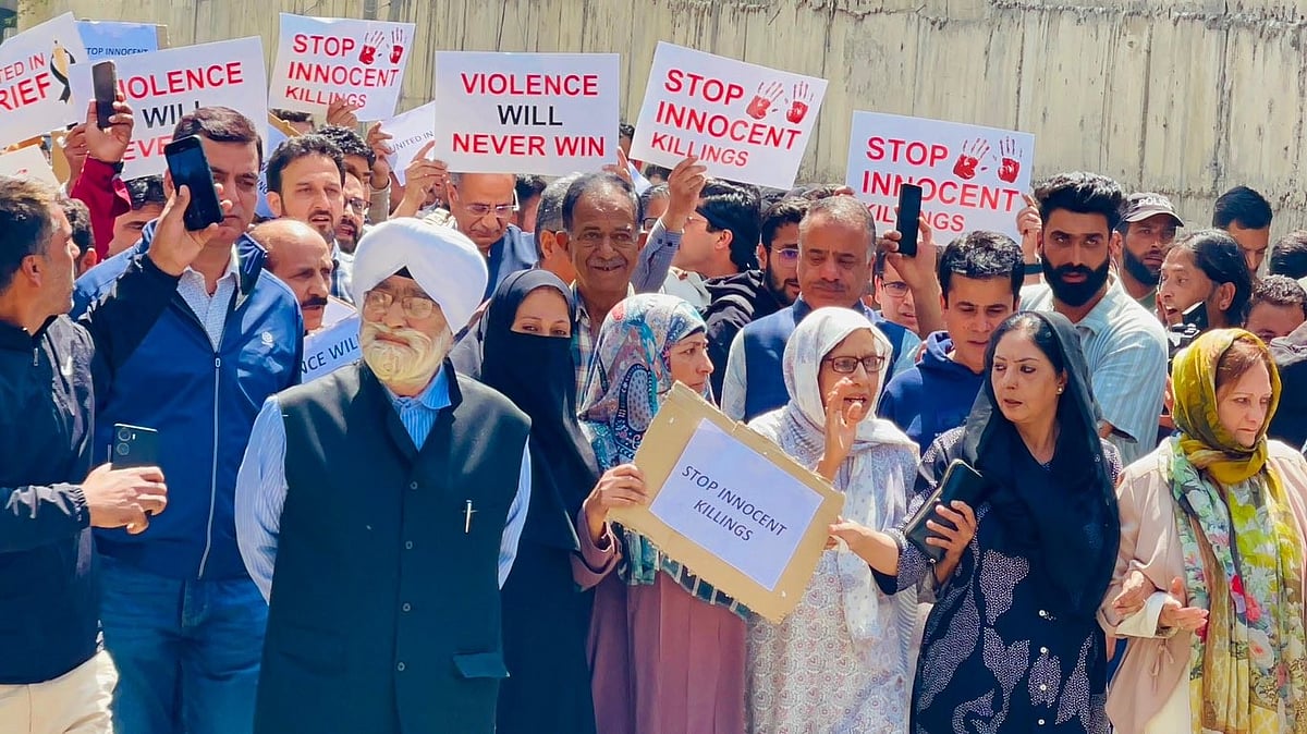 Following threats, Kashmiri students flee hostels, students' bodies step in with support across India
