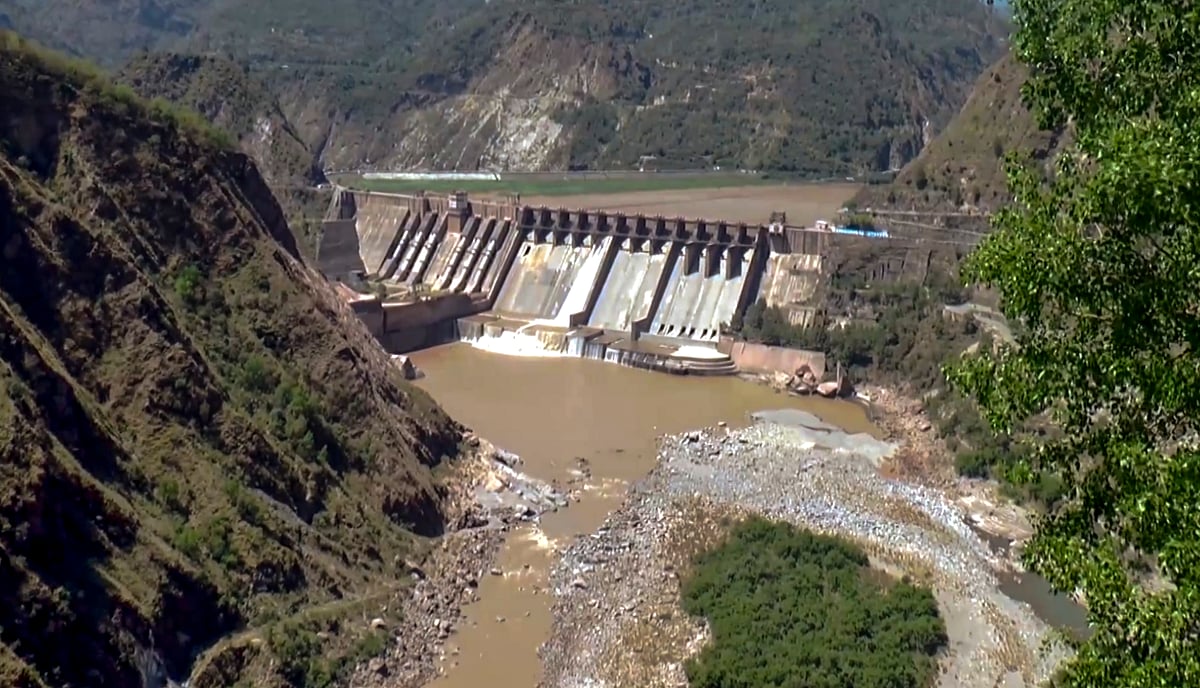 Salal Dam on the Chenab river in Reasi district of J&K (photo: PTI)