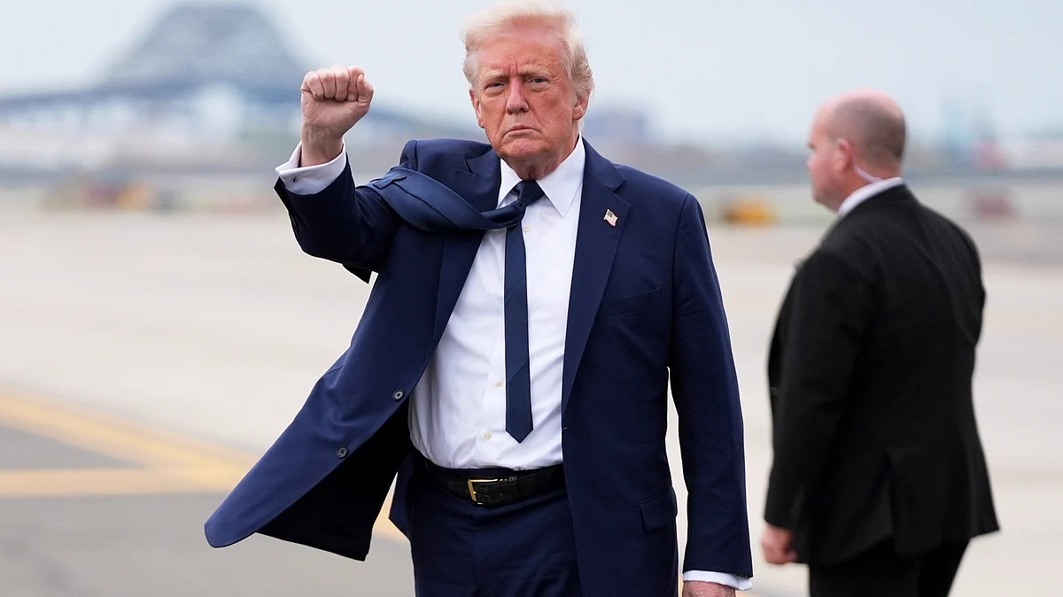Donald Trump at Newark airport upon returning from the Pope's funeral (photo: AP/PTI)