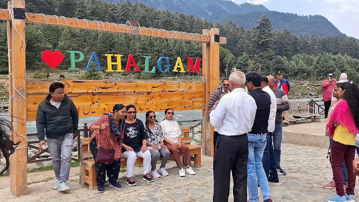 Tourists in Pahalgam (photo: PTI)