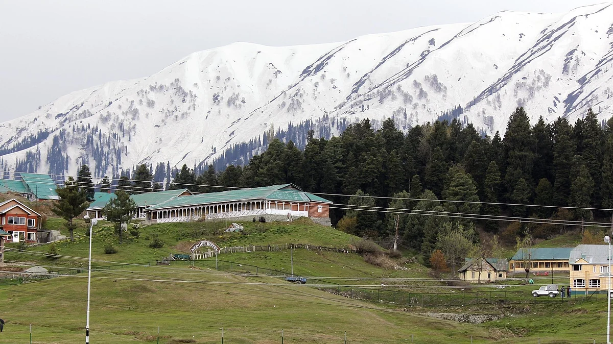 Kashmir’s peaks draped in a pristine blanket of snow.