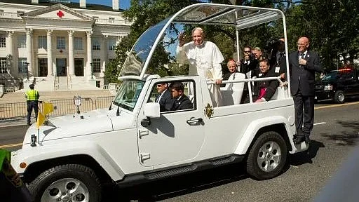 Pope Francis in his official carriage, now designated as aid for Gaza (photo: @JewishWarrior13/X)